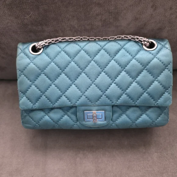 Chanel Metallic Reissue 2.55 - Picture 2 of 11